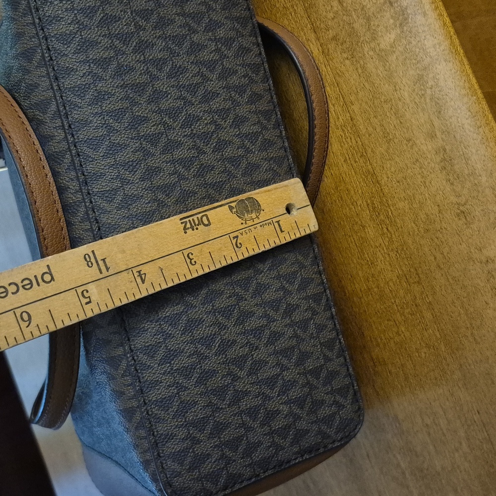 Michael Kors Charlotte bag - Picture 10 of 11